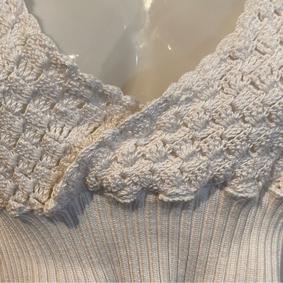 Off White Crochet Knit Cropped Halter Top - Picture 5 of 16